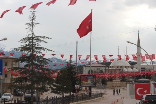 Ekinözü Mehmetçik İçin Bayraklarla Donatıldı