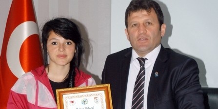 Safiye Sarıtürk, rekor belgesini aldı 