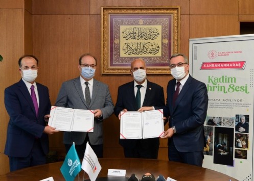 Büyükşehir Belediyesi ile Yunus Emre Enstitüsü İşbirliği Protokolü İmzaladı