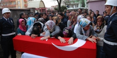 Şehit Polis Memurunun Cenazesi Baba ocağında