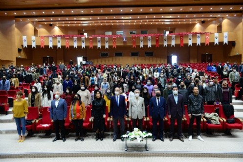 KSÜ Üniversitesi`nde Düzenlenen Konferansta Tüm Yönleriyle Karabağ Zaferi Konuşuldu