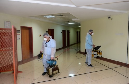 KSÜ`de Genel Temizlik ve Özel Dezenfektanlarla İlaçlama Çalışmaları Aralıksız Devam Ediyor