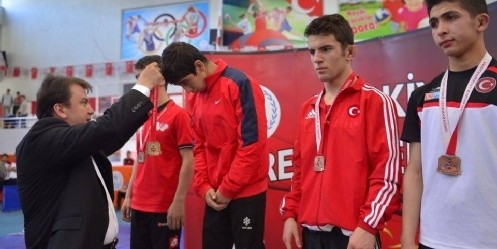 Büyükşehir Minderde Türkiye Şampiyonu