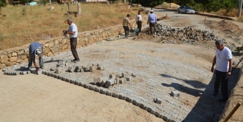 Kanlıkavak Beldesinde yol çalışmaları