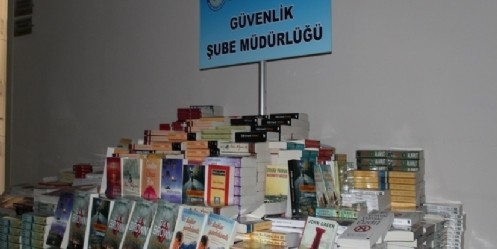 Bin 366 adet korsan kitap yakalandı