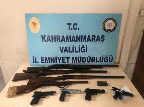 Kahramanmaraş`ta 10 Şüpheli Şahıstan, 10 Adet Silah Ele Geçirdi