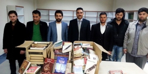 AK Parti Gençlik Kolları`ndan kitap toplama kampanyası