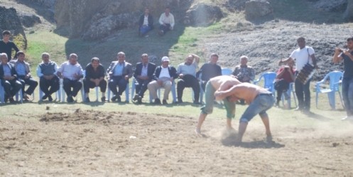 Aileler Birlik için güreşle kenetlendi 