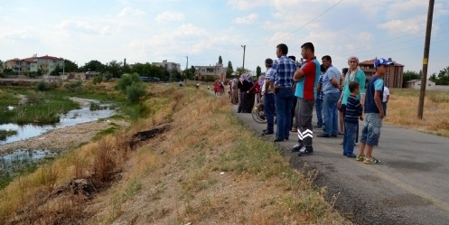 Dereye giren 9 yaşındaki çocuk boğuldu 