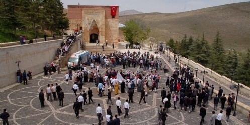 ``Yedi Uyurlar``a Ziyaretçi Akını 