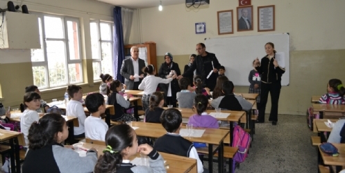 İlköğretim Okullarına flor jel uygulamaları‏