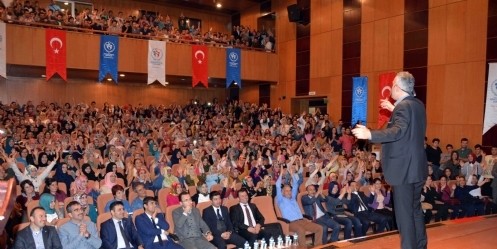 Bekir Develi Önce Güldürdü Sonra Düşündürdü