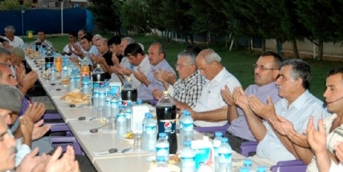 Muhtarlar Beyoğlu`ndaki İftarda Buluştu 