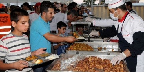 Hulusi Efendi Vakfı`ndan iftar