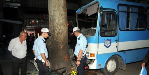 Freni boşalan otobüs çocuğa çarptı