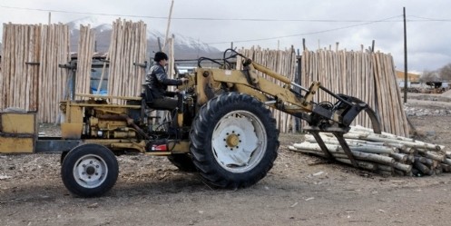 Hurda traktörü ``iş makinesi`` yaptı