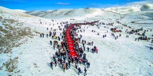 Kahraman Torunlar Sarıkamış Şehitlerini Andı