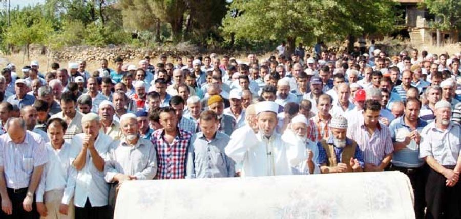 Tır Şoförü Hacı Ceyhan toprağa verildi 