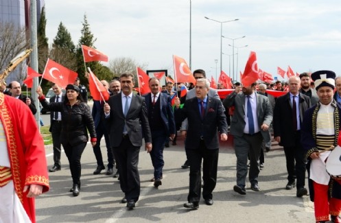 Üniversitemiz Şehitlerimizi Yâd Etmek ve Ordumuza DestekOlmak İçin Yürüdü