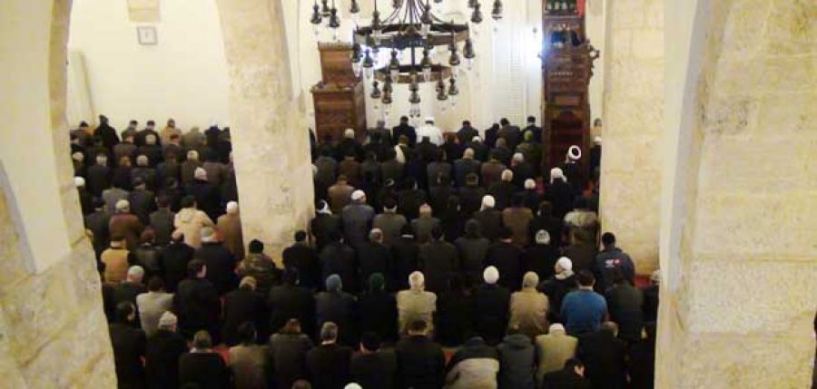 Van depreminde hayatını kaybedenler için hatim okundu