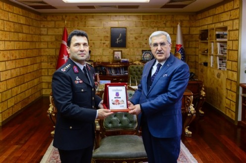 Kahramanmaraş İl Jandarma Komutanı Özdurhan, Üniversitemiz Rektörü Prof. Dr. Niyazi Can`ı Ziyaret Etti