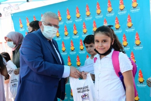 Başkan Mahçiçek, Dünya Çocuk Kitapları Haftası`nı Kutladı